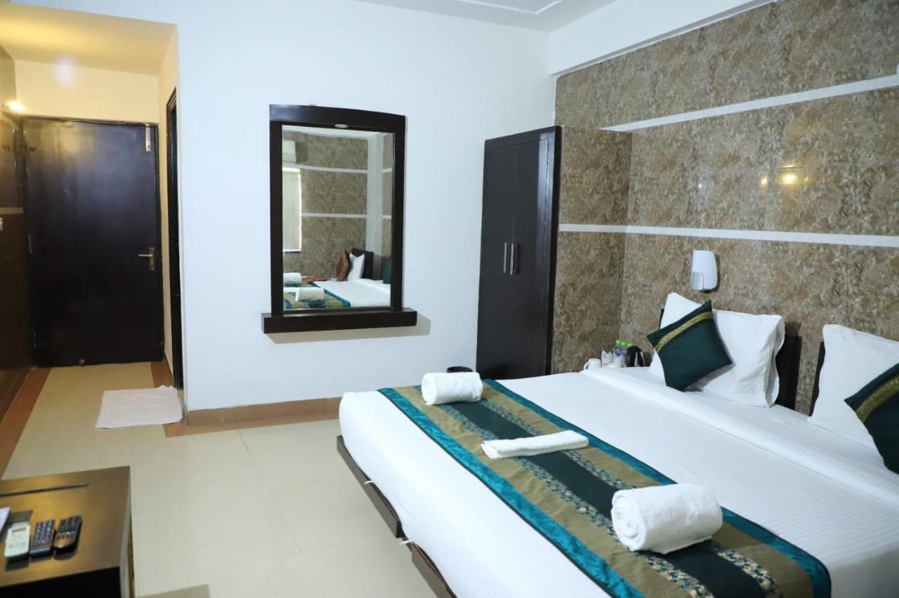 Hotel Tara Palace By Goyal Hoteliers Agra  Exterior foto